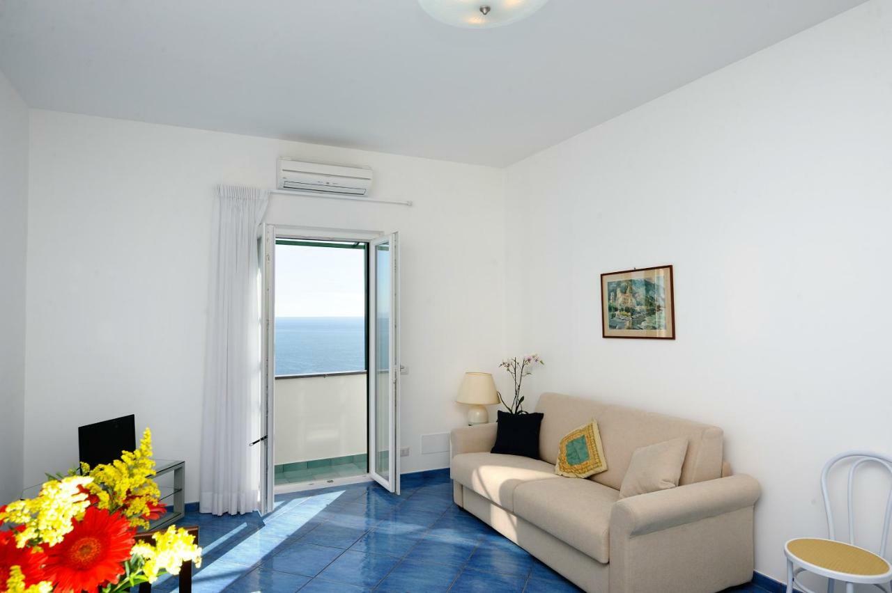 Amalfi Blue Flowers A מראה חיצוני תמונה